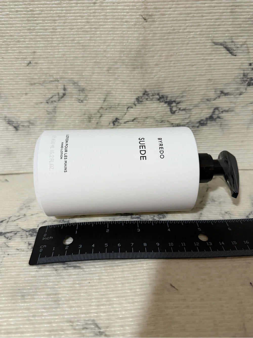 Byredo Suede Hand Lotion - Picture 5 of 5